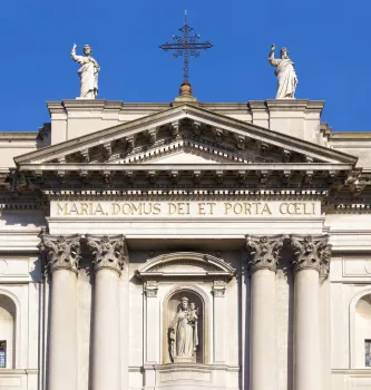 Basilika Unserer Lieben Frau auf dem Berge Karmel, Detail der Fassade